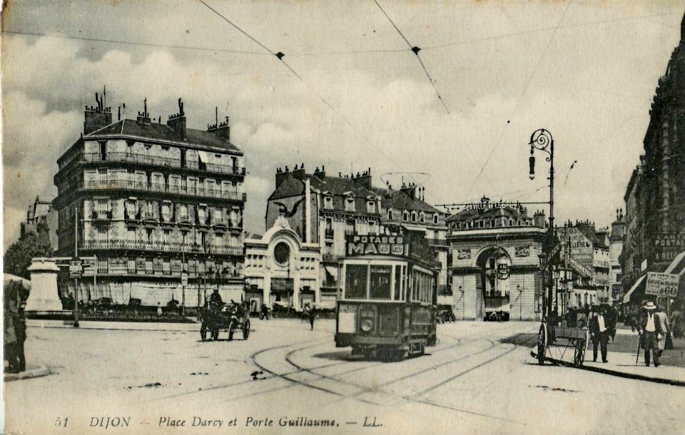 LL 51 - DIJON - Place Darcy et Porte Guillaume