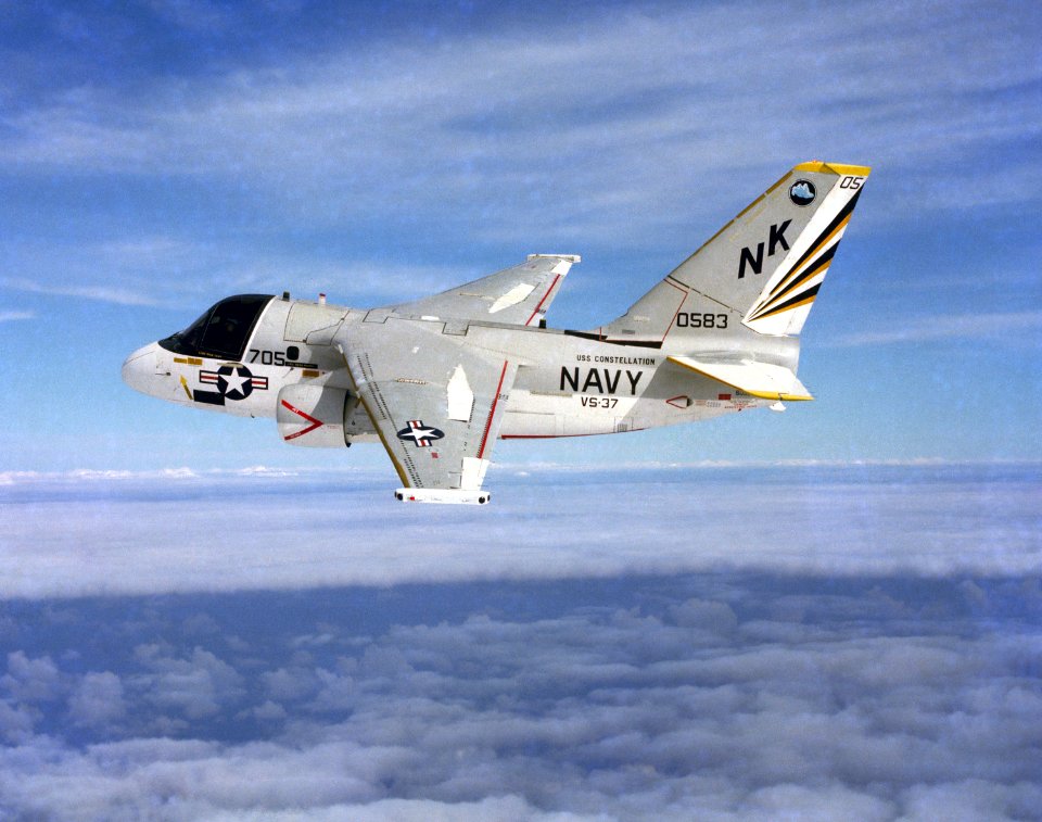 Lockheed S-3A Viking of VS-37 in flight on 11 December 1986 (6654933)