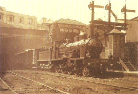 Locomotiva CP 355 no Rossio - Os Caminhos de Ferro Portugueses 1856-2006
