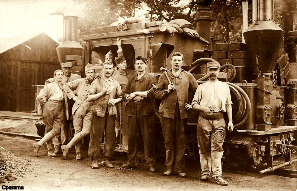 Locomotive 'Péchot construite par Decauville à Petit Bourg en 1889, dite 'loco Duplex', 9,5 tonnes à vide, pour voie de 0,60 m. - Carte-photo