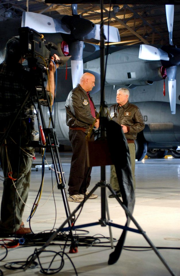 Live discussion between General Andreotti and Jesse Ventura