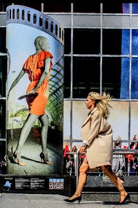 Blonde street scenes mam