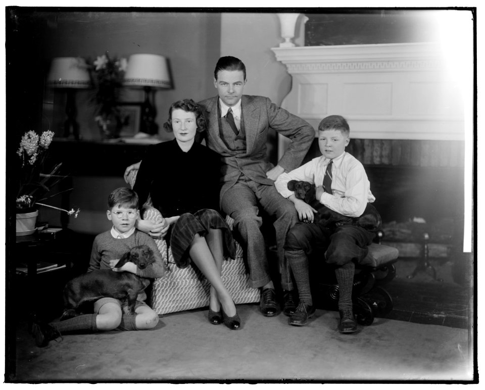 LODGE, HENRY CABOT, JR., SENATOR AND FAMILY LCCN2016862488