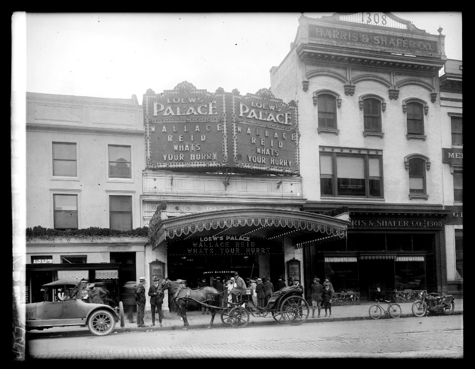 Loews Palace theater, exterior LCCN2016852235