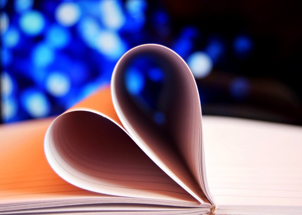 Shape love valentine
