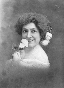 Lizzie Evans, stage actress