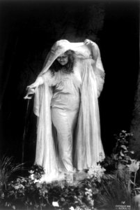 Loie Fuller watering flowers cph.3b10783 photo