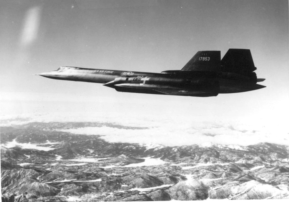 Lockheed SR-71 in flight (SN 61-7953) 061122-F-1234P-049