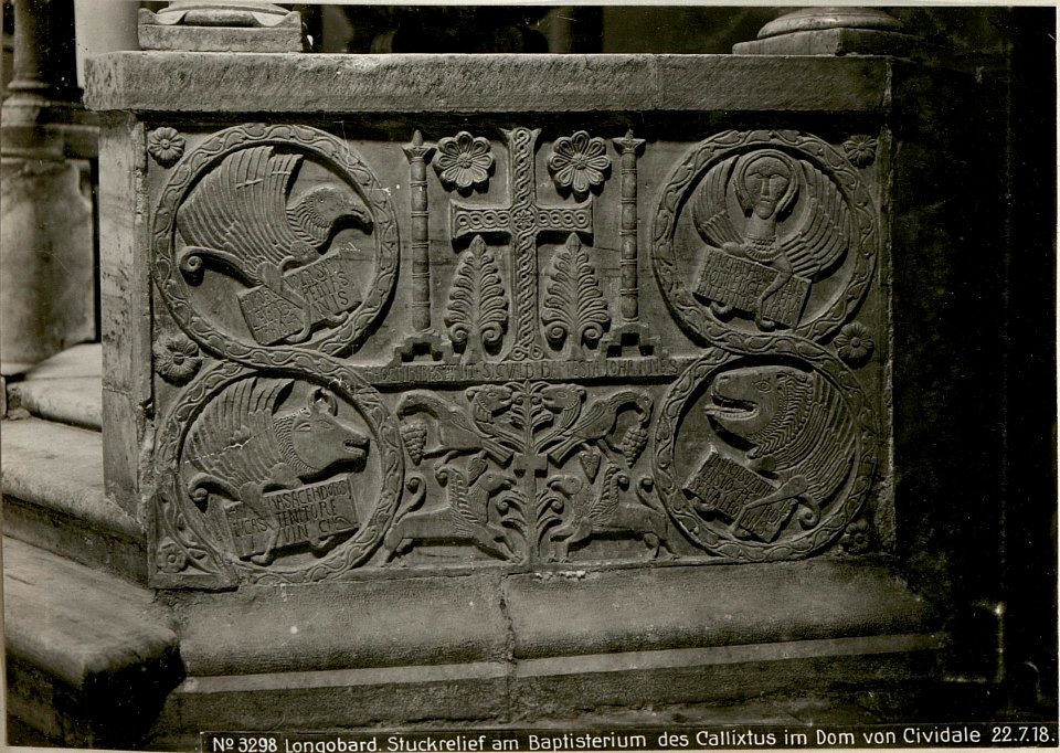 Longobard, Stuckrelief am Baptisterium des Callixtus im Dom von Cividale 22.7.18. (BildID 15620801)