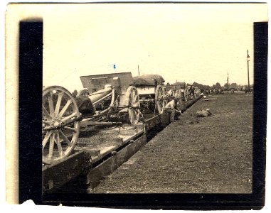 Longueau.20-08-15. Embarquement artillerie - Fonds Berthelé - 49Fi1867