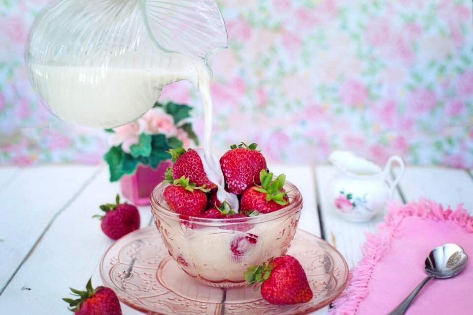 Pouring pour dessert