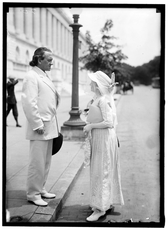 LONGSTREET, MRS. JAMES B. WIDOW OF CONFEDERATE GENERAL. WITH SEN. VARDAMAN LCCN2016864640