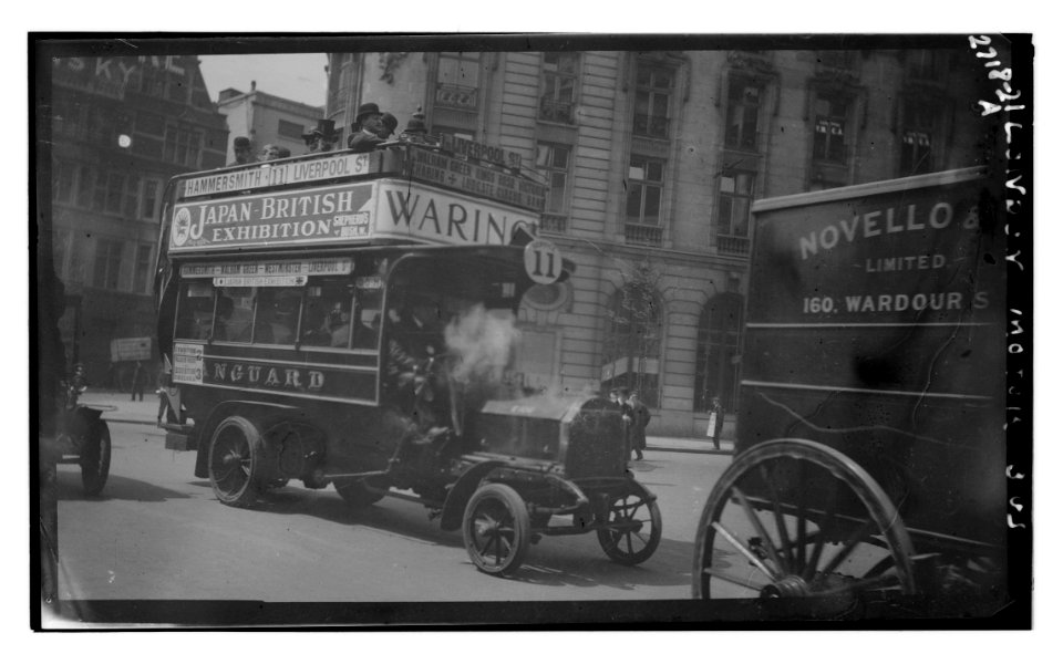 London motor bus LCCN2014707280