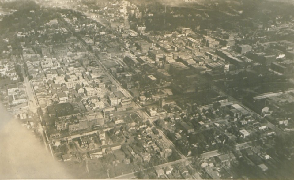 London Ontario from the Air (HS85-10-36718)