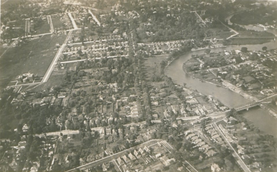 London Ontario from the Air (HS85-10-36720)