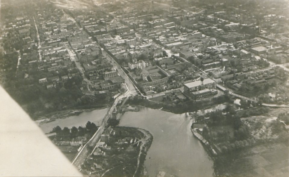 London Ontario from the Air (HS85-10-36722)