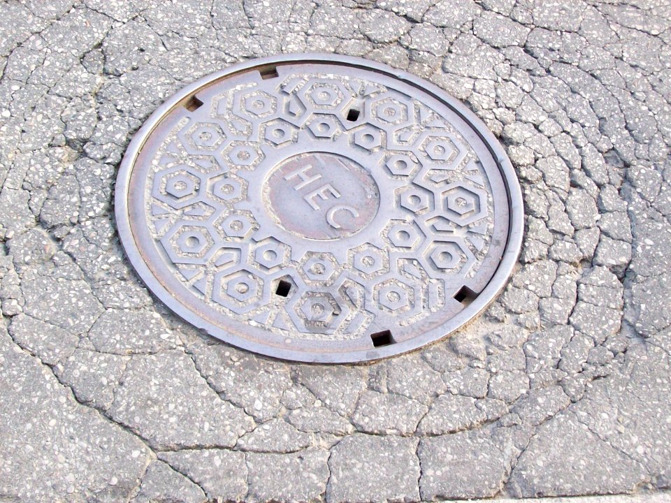 London Ontario Manhole cover05