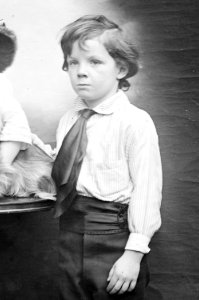 Loel Guinness as a child LCCN2014691170 (cropped)