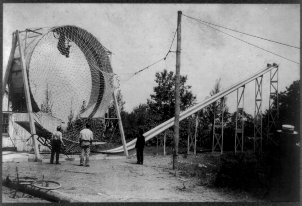 Looping the Loop LCCN2002718388