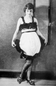 Lora (Laura) Anson LCCN2014712002 (cropped)