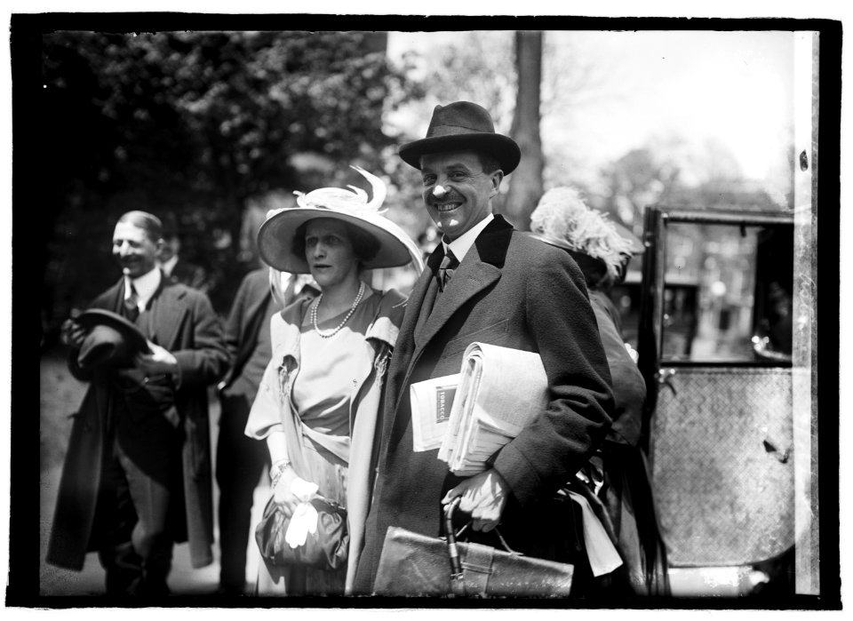 Lord & Lady Astor, 4-28-22 LCCN2016846273