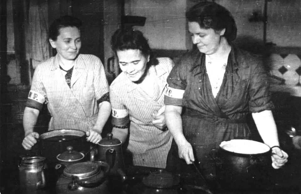 Lokajski - Stołówka powstańcza w Adrii (1944)