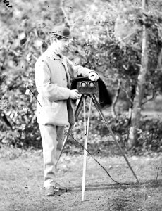 Lord Dunlo in garden with stereo camera (28609666392) (cropped)
