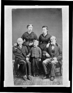Lomer Griffin, seated (left) with members of his family LCCN2010651706
