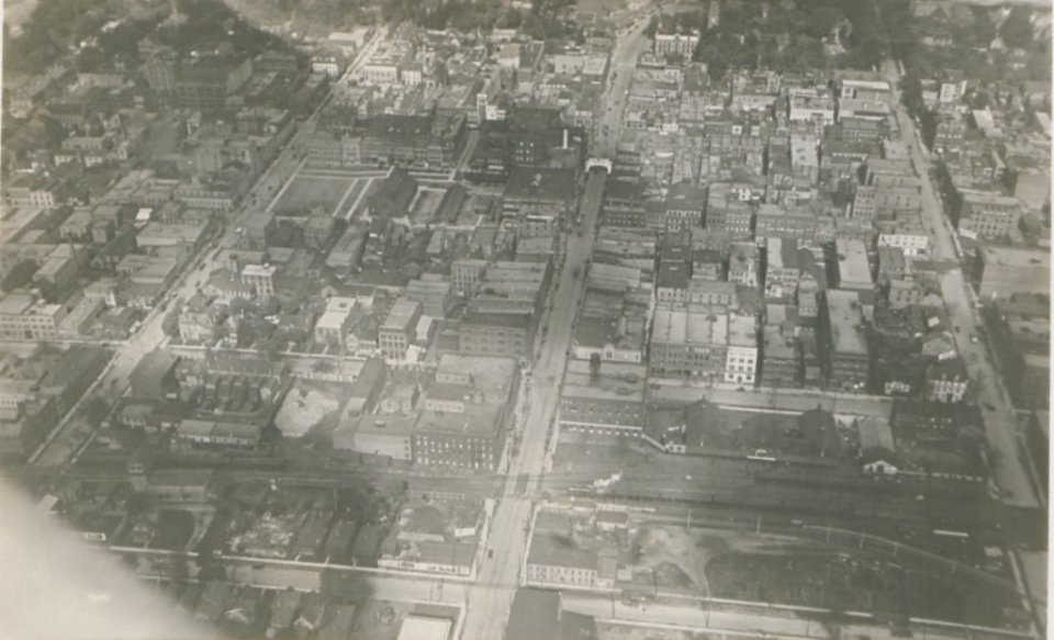 London Ontario from the Air (HS85-10-36719)