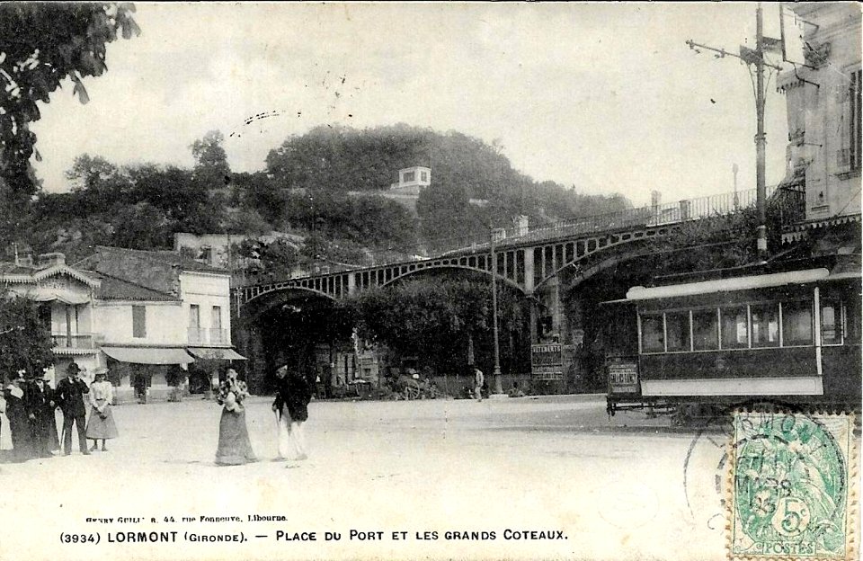 Lormont - place du port 2