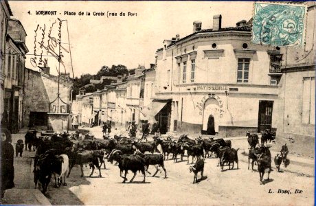 Lormont - place de la Croix 1
