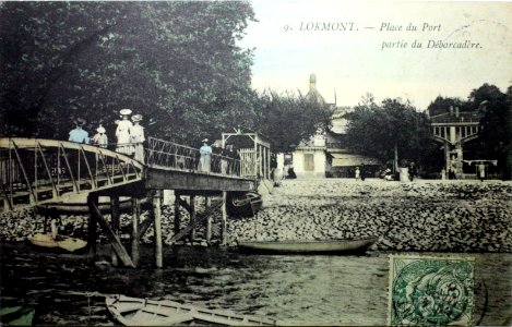 Lormont-place-du-port-partie-du-debarcadere