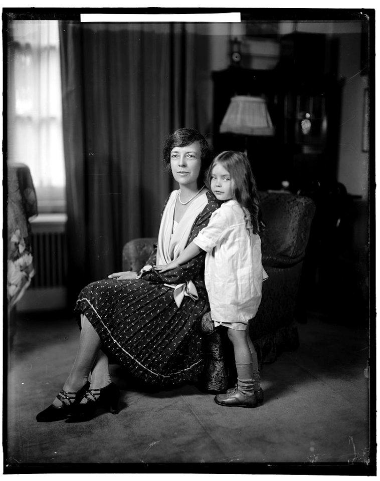 LONGWORTH, PAULINA. WITH MOTHER LCCN2016862250