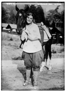 Los Angeles (woman) mail carrier LCCN2014706192