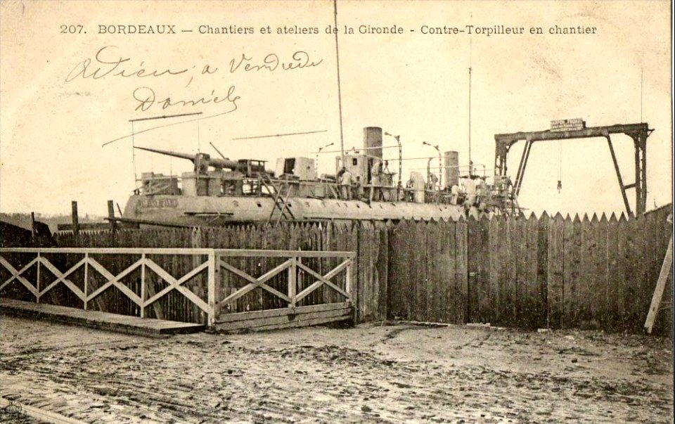Lormont - Chantiers de la Gironde - contre-torpilleur en construction