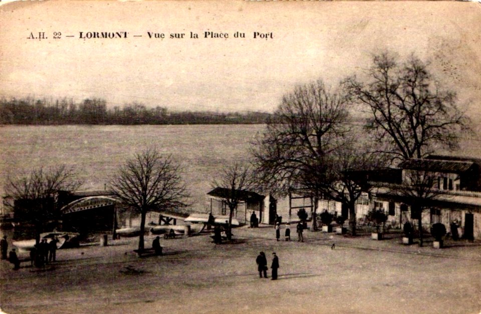 Lormont - place du port 14