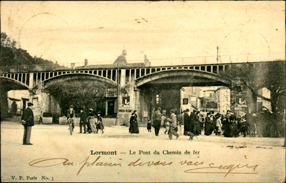 Lormont - place du port 9