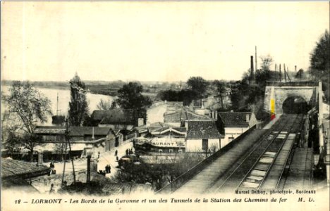 Lormont-un-des-tunnels-de-la-station-de-chemin-de-fer-les-bords-de-la-garonne photo