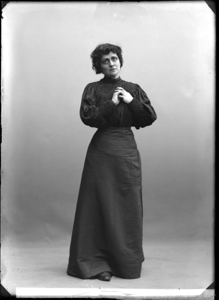 Lotten Seelig in Den okända at Svenska teatern 1910 - SMV - NS044