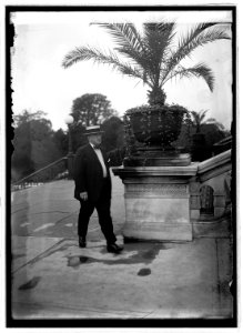Louis T. McFadden of Pa., 8-31-22 LCCN2016846667