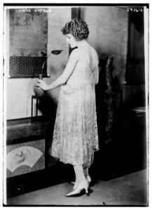 Louise Dupree LCCN2014712393