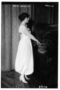 Louise Homer Jr. LCCN2014706128