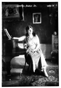 Louise Homer Jr. LCCN2014703426