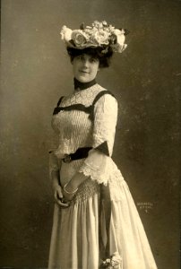 Louise Meyers, stage actress (SAYRE 6007)
