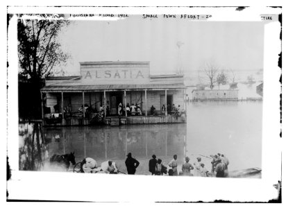 Louisiana flood 1912 - small town afloat LCCN2014690497