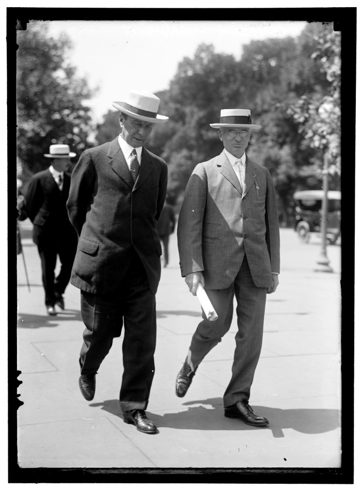 LOVETT, ROBERT SCOTT, PRESIDENT, UNION PACIFIC RAILWAY. LEFT, WITH DANIEL WILLARD LCCN2016867468