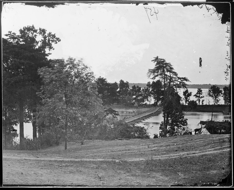Lower pontoon bridge, Deep Bottom, James River, Va - NARA - 524876