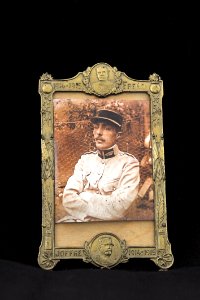 Louis Savès en uniforme avec la croix de guerre