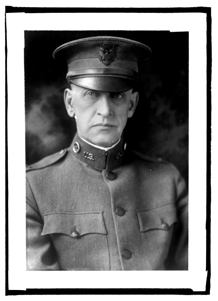 Lt. C.W. Berry LCCN2016821925