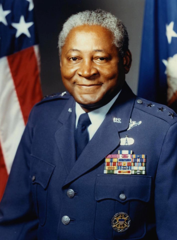 Lt Gen Winston D. Powers